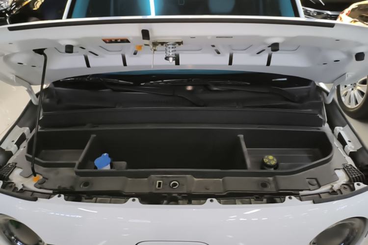 Used Geely Galaxy Panda 2025 210 km – Yuanqi Bear Engine Bay