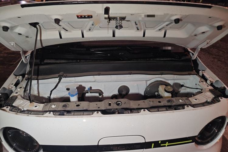Used Geely Galaxy Panda 2025 210 km – Yuanqi Bear Engine Bay