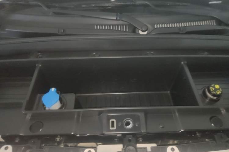 Used Geely Galaxy Panda 2025 210km Panda Rider Engine Bay