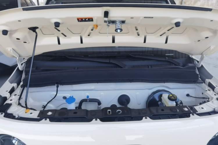 Used Geely Galaxy Panda 2025 210 km – Yuanqi Bear Engine Bay