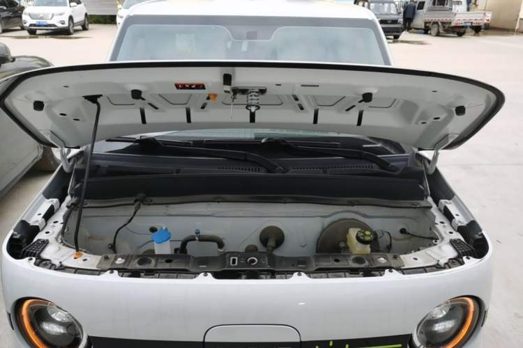 Used Geely Galaxy Panda 2025 210 km – Yuanqi Bear Engine Bay