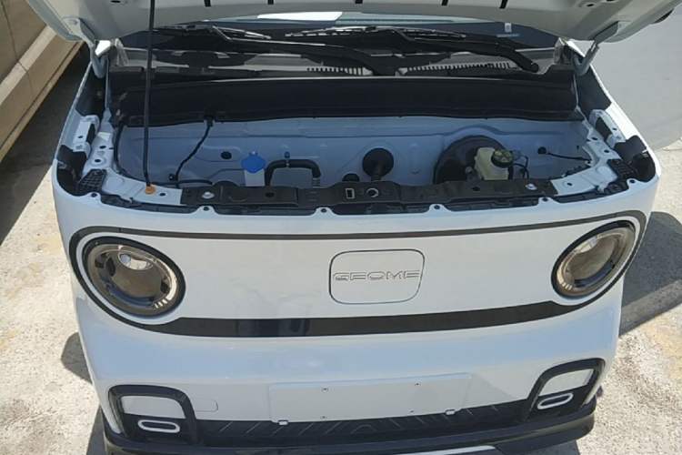 Used Geely Galaxy Panda 2025 210km Panda Kart Engine Bay