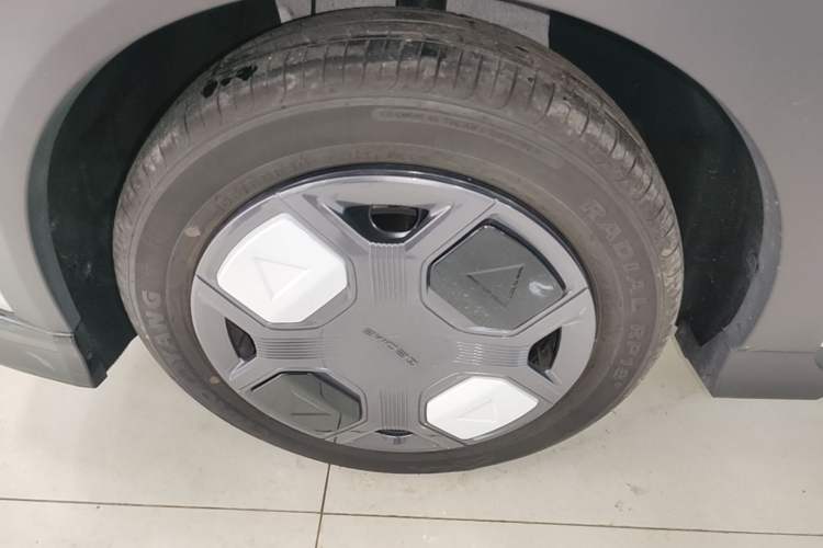 Used Geely Galaxy Panda 2025 210km Panda Kart Exterior 4