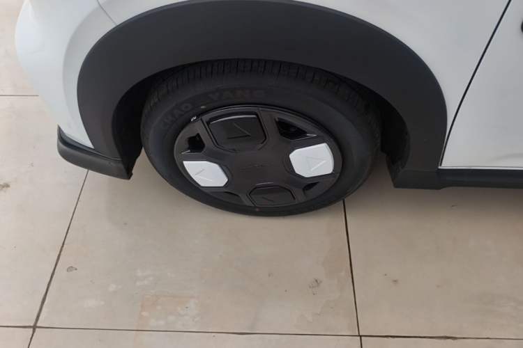 Used Geely Galaxy Panda 2025 210km Panda Kart Exterior 4