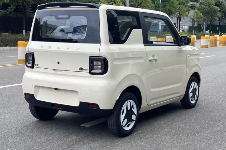 Used Geely Galaxy Panda 2025 210 km – Yuanqi Bear Exterior 6
