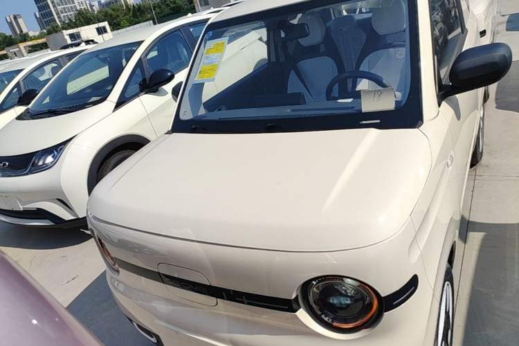 Used Geely Galaxy Panda 2025 210 km – Yuanqi Bear Front