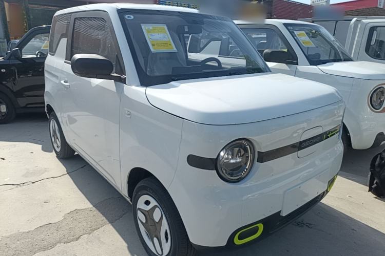 Used Geely Galaxy Panda 2025 210 km – Yuanqi Bear Front Right 45 Deg