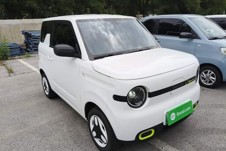 Used Geely Galaxy Panda 2025 210 km – Yuanqi Bear Front Right 45 Deg