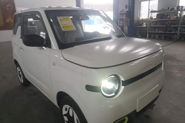 Used Geely Galaxy Panda 2025 210 km – Yuanqi Bear Front Right 45 Deg