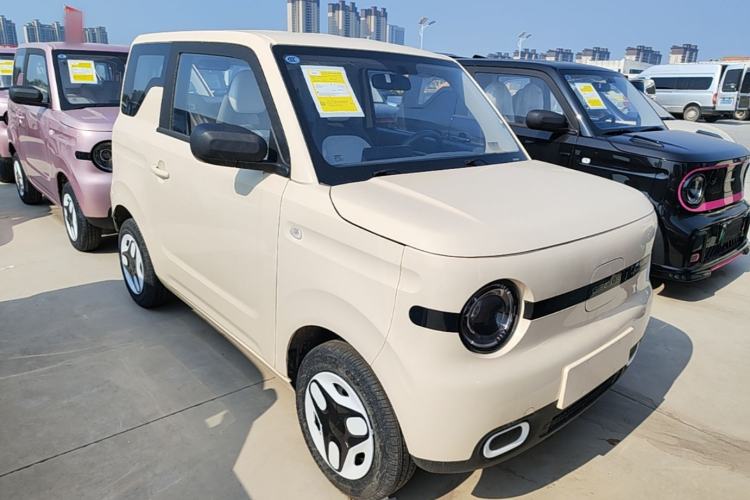 Used Geely Galaxy Panda 2025 210 km – Yuanqi Bear Front Right 45 Deg