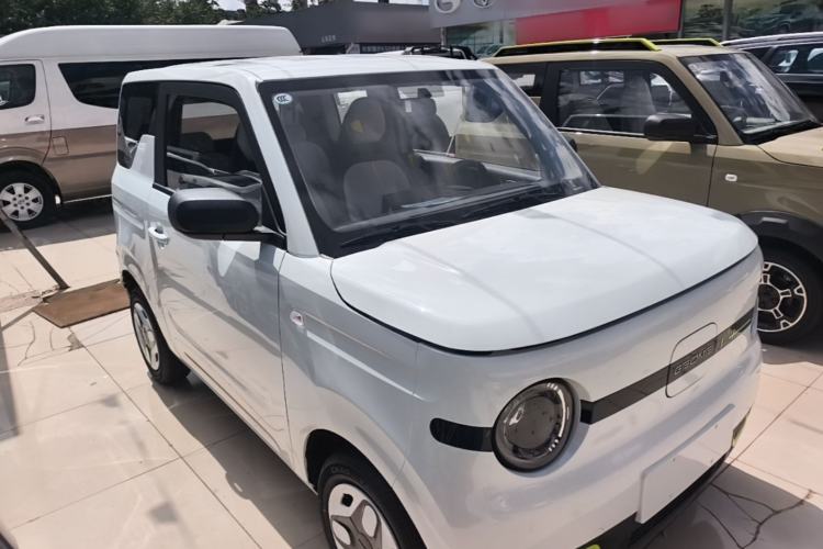 Used Geely Galaxy Panda 2025 210 km – Yuanqi Bear Front Right 45 Deg