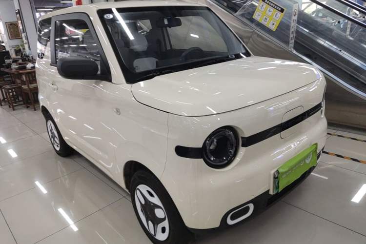 Used Geely Galaxy Panda 2025 210 km – Yuanqi Bear Front Right 45 Deg