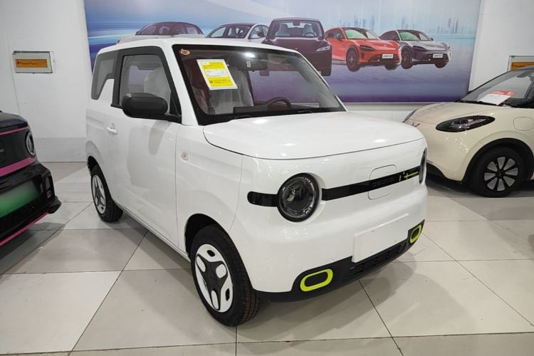 Used Geely Galaxy Panda 2025 210 km – Yuanqi Bear Front Right 45 Deg