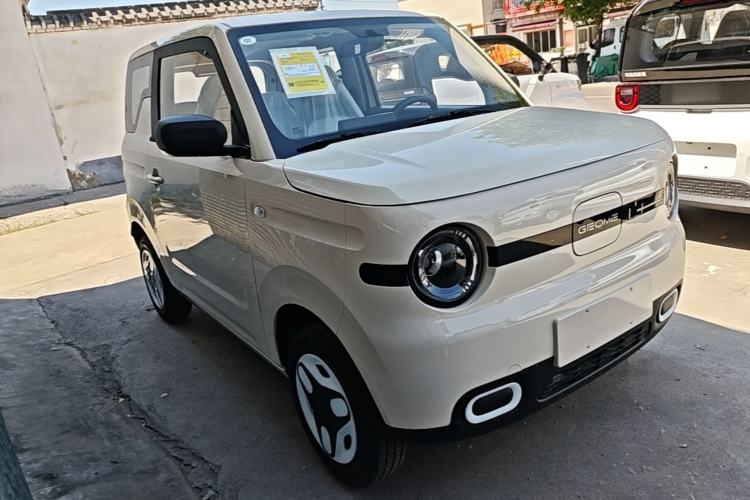 Used Geely Galaxy Panda 2025 210 km – Yuanqi Bear Front Right 45 Deg