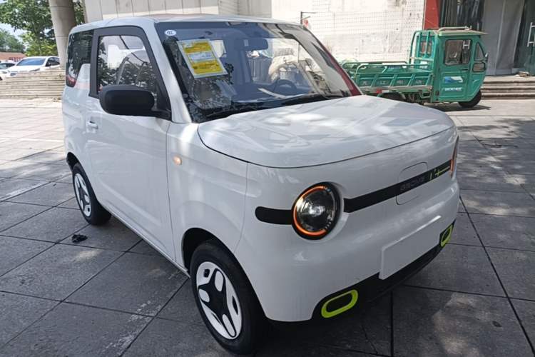 Used Geely Galaxy Panda 2025 210 km – Yuanqi Bear Front Right 45 Deg