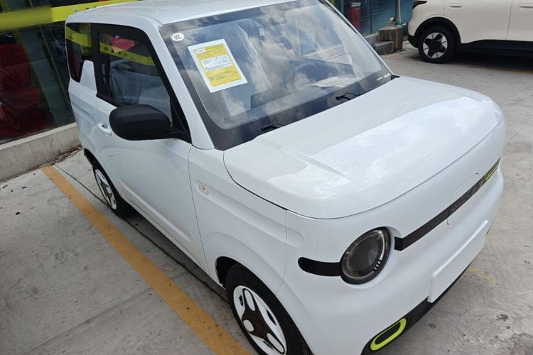 Used Geely Galaxy Panda 2025 210 km – Yuanqi Bear Front Right 45 Deg