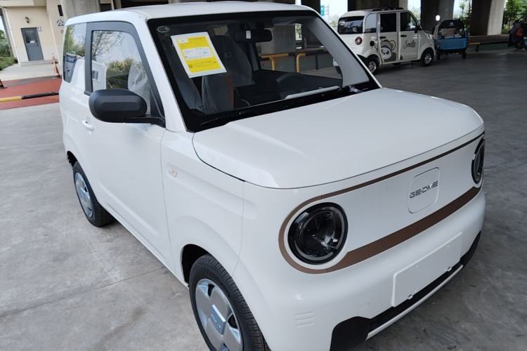 Used Geely Galaxy Panda 2025 210 km – Yuanqi Bear Front Right 45 Deg