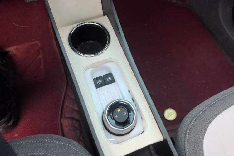 Used Geely Galaxy Panda 2025 210 km – Yuanqi Bear Gear Lever