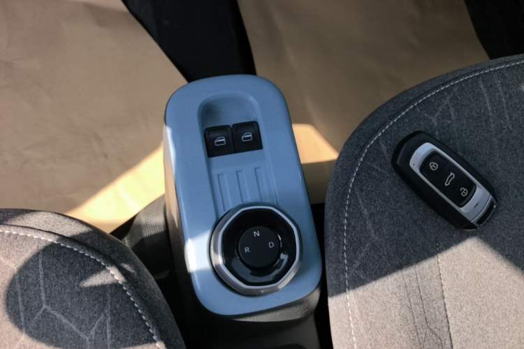 Used Geely Galaxy Panda 2025 210 km – Yuanqi Bear Gear Lever