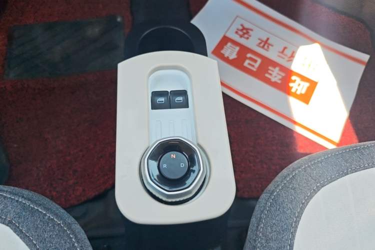 Used Geely Galaxy Panda 2025 210 km – Yuanqi Bear Gear Lever