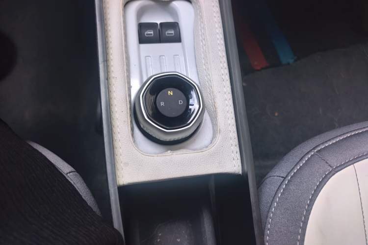 Used Geely Galaxy Panda 2025 210km Panda Rider Gear Lever