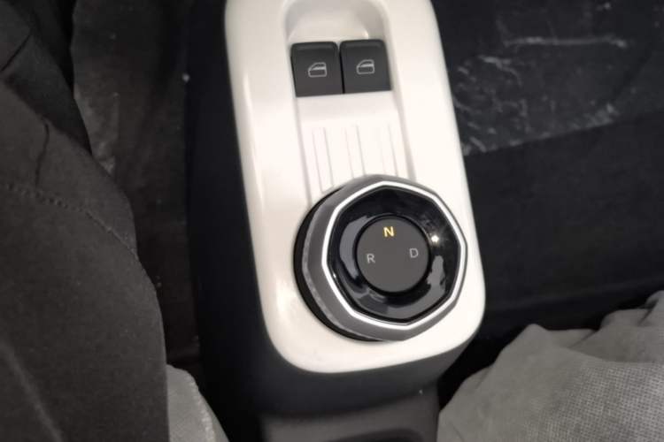 Used Geely Galaxy Panda 2025 210km Panda Rider Gear Lever