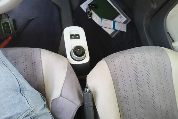 Used Geely Galaxy Panda 2025 210 km – Yuanqi Bear Gear Lever