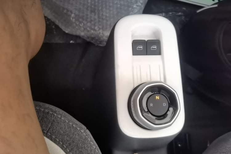 Used Geely Galaxy Panda 2025 210 km – Yuanqi Bear Gear Lever