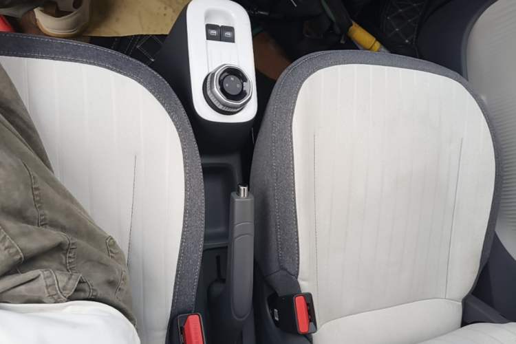 Used Geely Galaxy Panda 2025 210 km – Yuanqi Bear Gear Lever