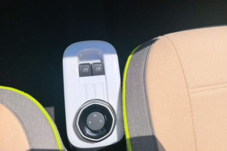 Used Geely Galaxy Panda 2025 210km Panda Rider Gear Lever