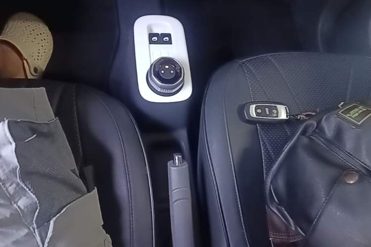 Used Geely Galaxy Panda 2025 210km Panda Rider Gear Lever