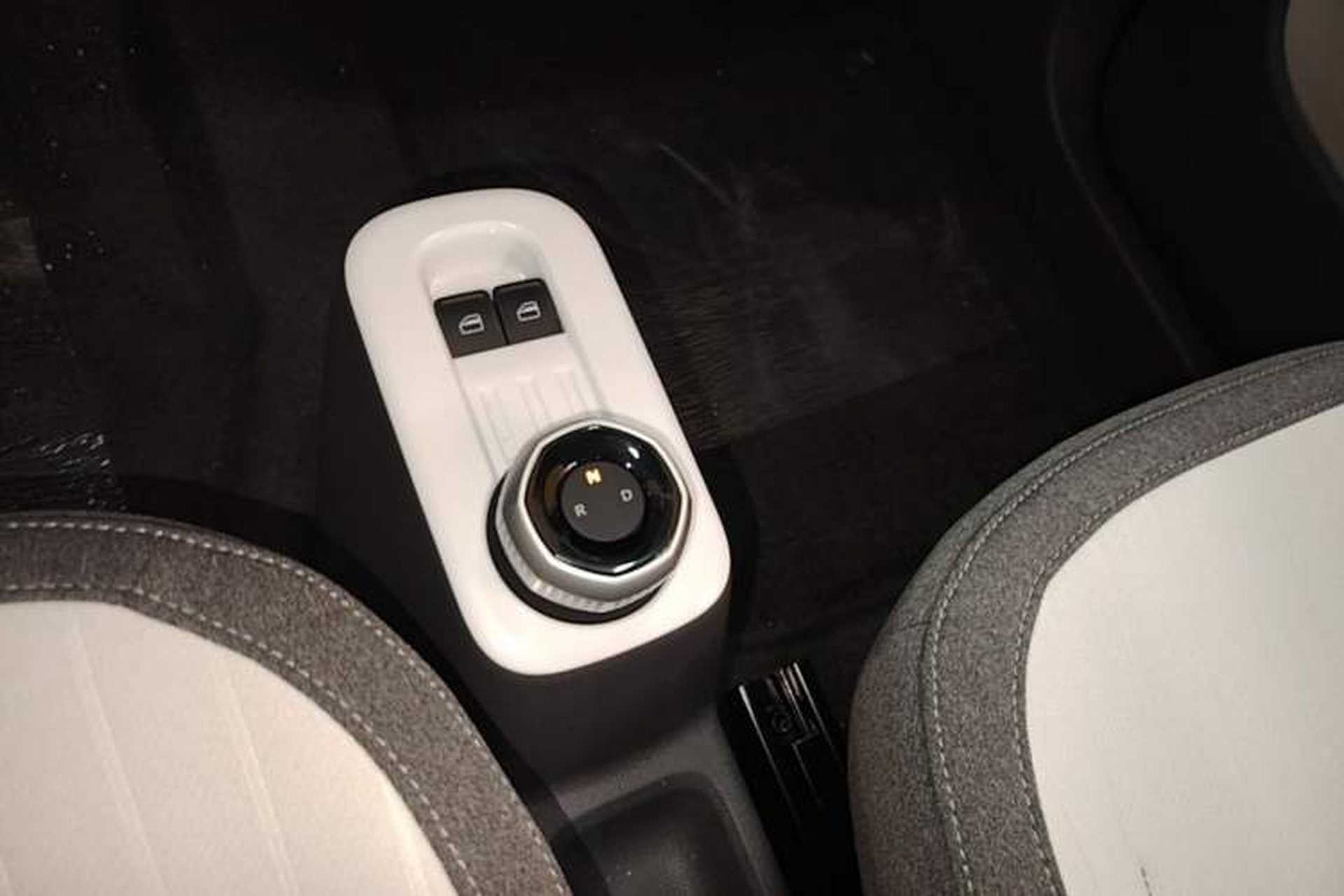 Used Geely Galaxy Panda 2025 210 km – Yuanqi Bear Gear Lever
