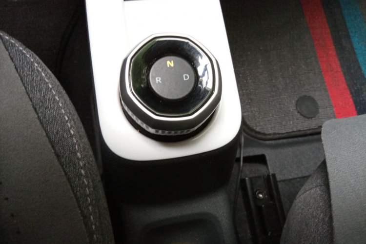 Used Geely Galaxy Panda 2025 210 km – Yuanqi Bear Gear Lever