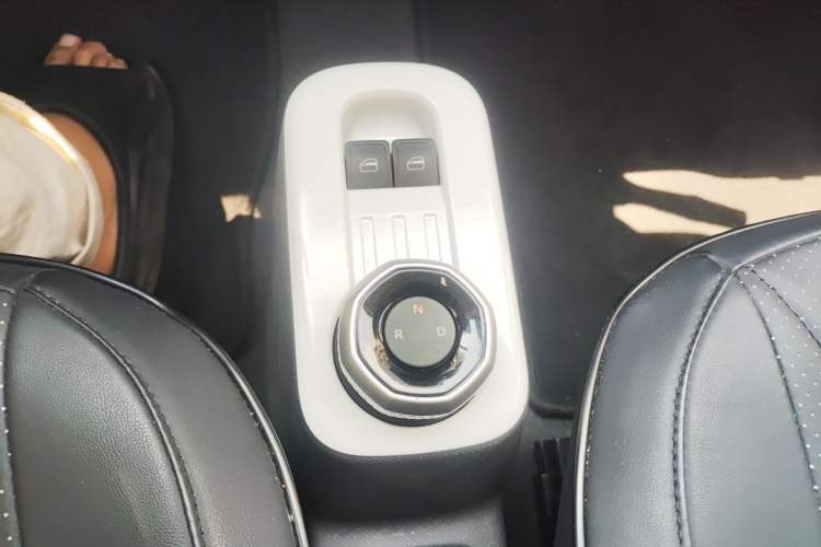 Used Geely Galaxy Panda 2025 210km Panda Rider Gear Lever