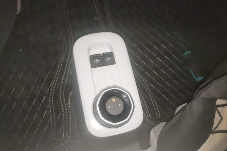 Used Geely Galaxy Panda 2025 210km Panda Rider Gear Lever