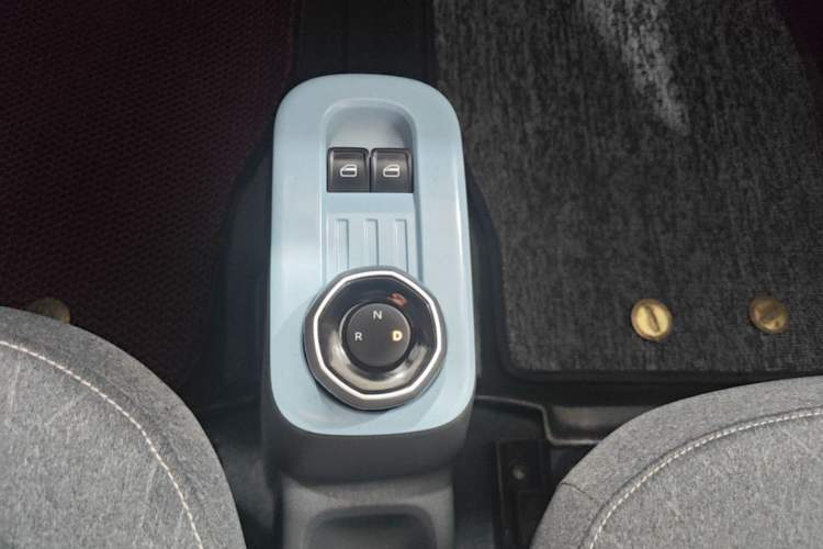 Used Geely Galaxy Panda 2025 210 km – Yuanqi Bear Gear Lever