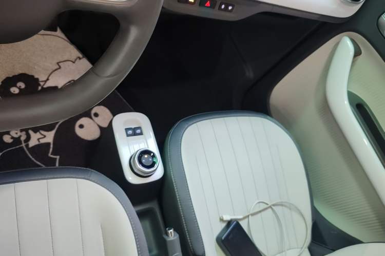 Used Geely Galaxy Panda 2025 210km Panda Rider Gear Lever