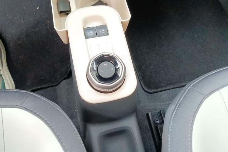 Used Geely Galaxy Panda 2025 210km Panda Rider Gear Lever