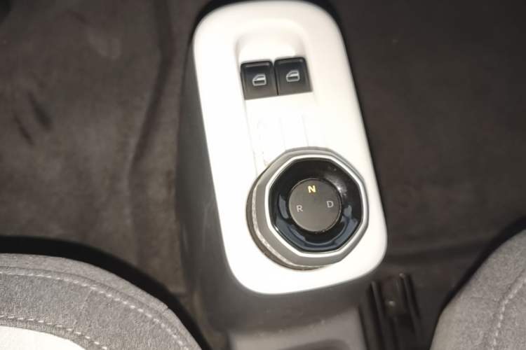 Used Geely Galaxy Panda 2025 210 km – Yuanqi Bear Gear Lever