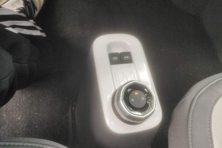 Used Geely Galaxy Panda 2025 210km Panda Rider Gear Lever