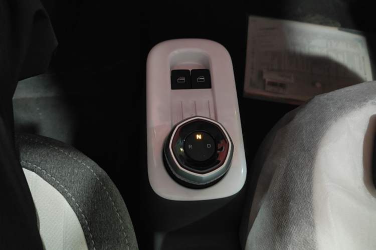 Used Geely Galaxy Panda 2025 210 km – Yuanqi Bear Gear Lever