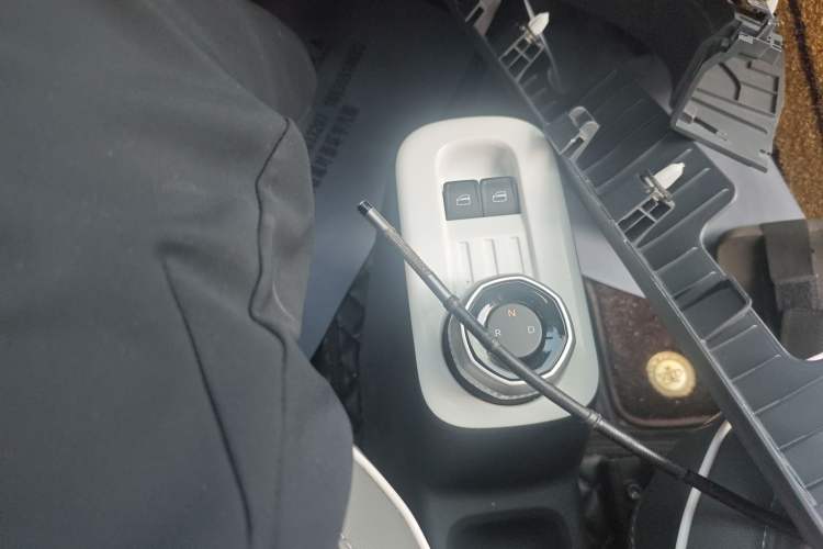 Used Geely Galaxy Panda 2025 210km Panda Rider Gear Lever