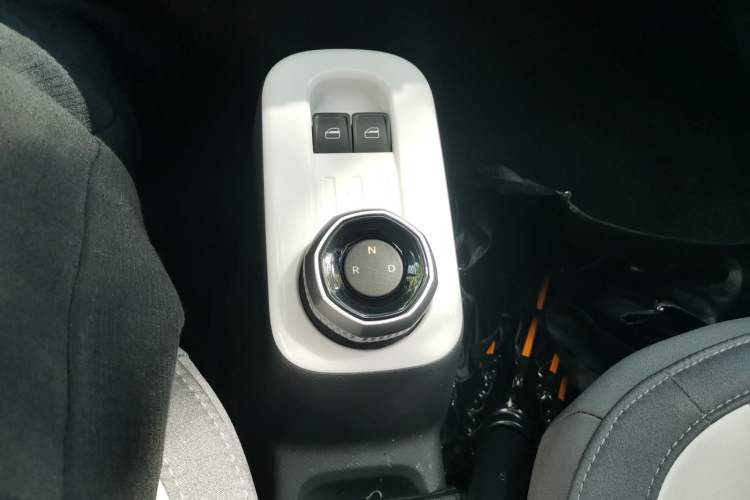 Used Geely Galaxy Panda 2025 210km Panda Rider Gear Lever
