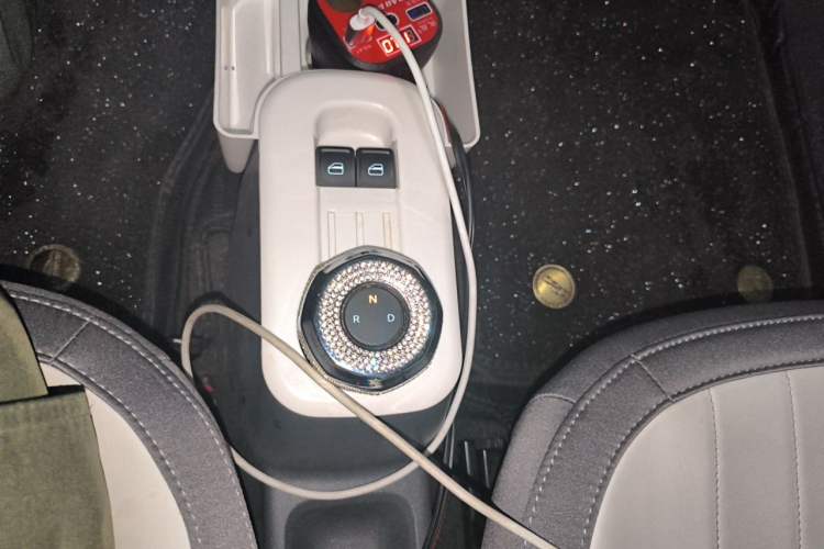 Used Geely Galaxy Panda 2025 210km Panda Rider Gear Lever