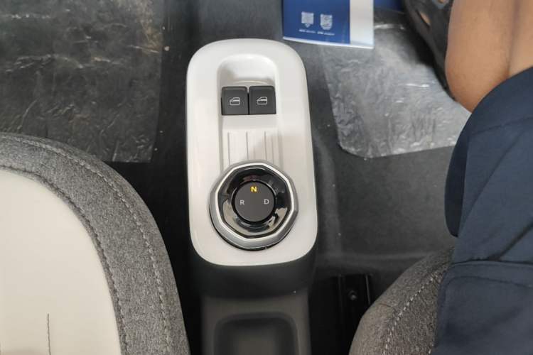 Used Geely Galaxy Panda 2025 210km Panda Rider Gear Lever