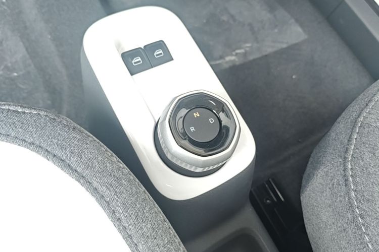 Used Geely Galaxy Panda 2025 210 km – Yuanqi Bear Gear Lever