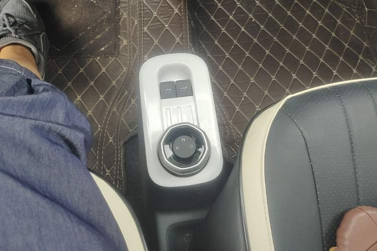 Used Geely Galaxy Panda 2025 210 km – Yuanqi Bear Gear Lever