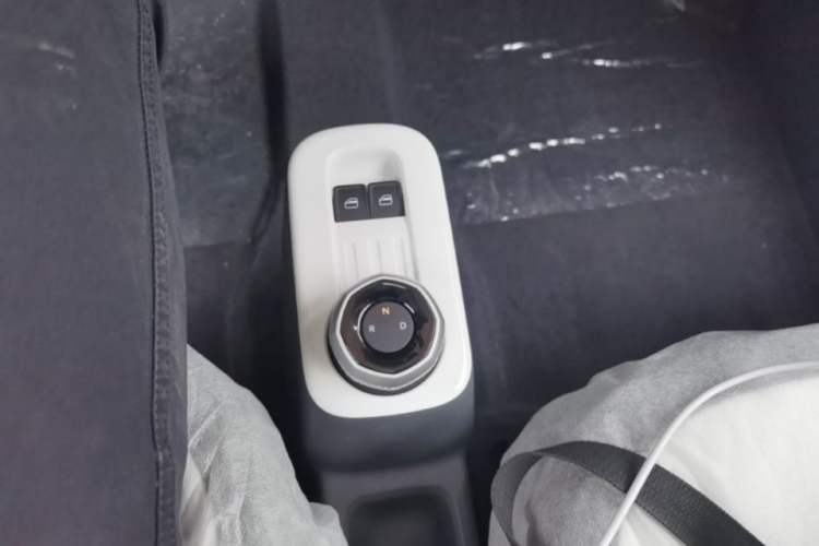 Used Geely Galaxy Panda 2025 210 km – Yuanqi Bear Gear Lever