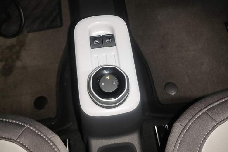 Used Geely Galaxy Panda 2025 210km Panda Rider Gear Lever