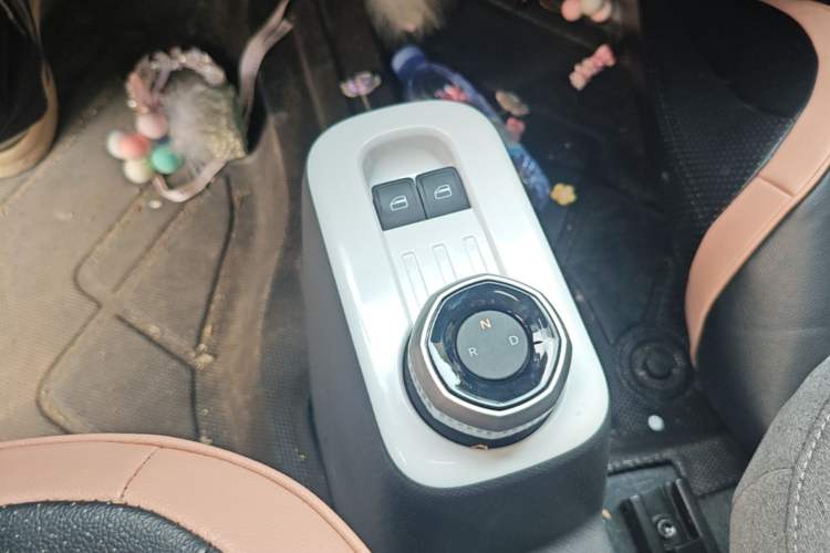 Used Geely Galaxy Panda 2025 210 km – Yuanqi Bear Gear Lever